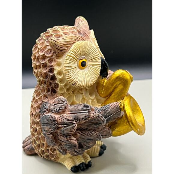 Carved Resin Owl Playing the Saxophone Cute Gift/Collectable For Your Sax Player - Picture 4 of 7